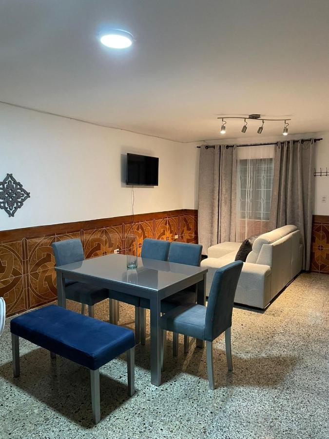 Casa Al Frente Del Pueblito Paisa Apartment Medellin Luaran gambar